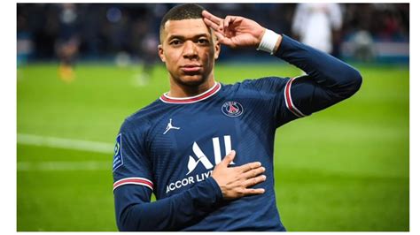 mbappe age height.